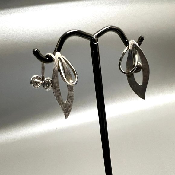 Van Dell Vintage Textured Sterling Silver Screw Back Earring EUC - Picture 2 of 12